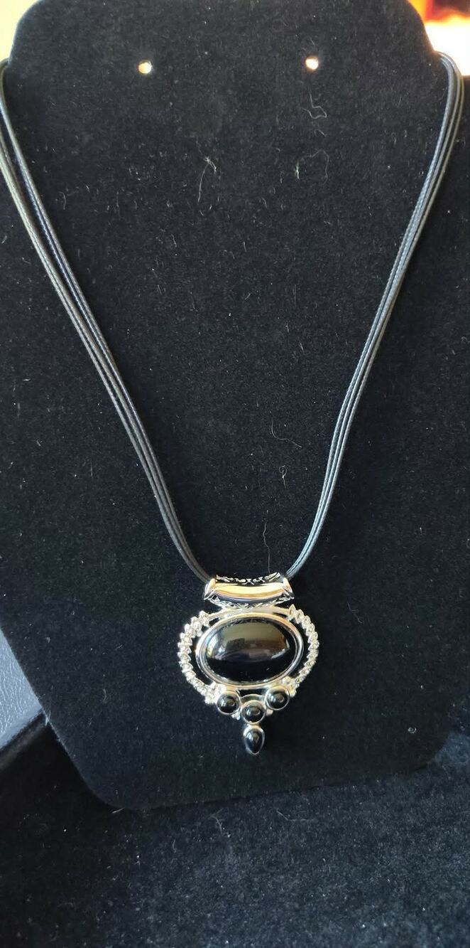 New 16" necklace large black center stone, tag 316L S Steel, nice weight